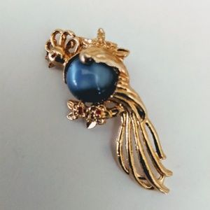 Vintage bird of paradise pin brooch w blue stone